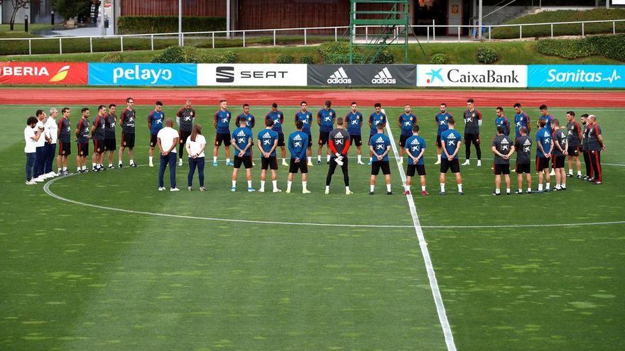 Minuto de silencio en honor de la hija de Luis Enrique. // Juanjo Marín