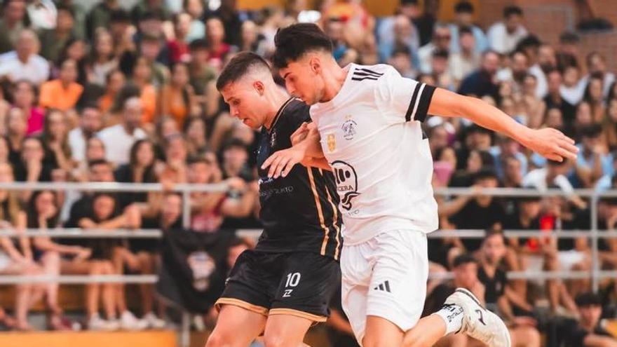Así fue el partido de fútbol sala de las peñas de Sagunt.
