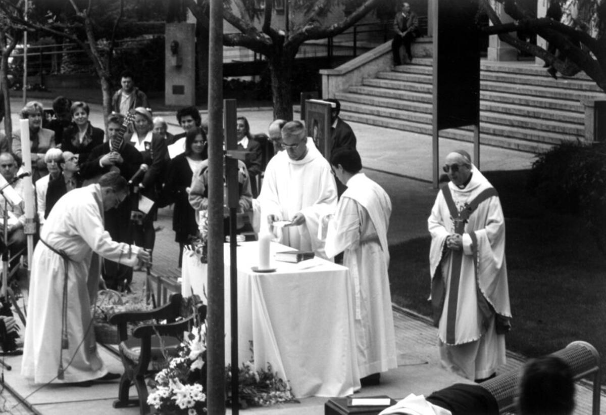 Missa a l'exterior de l'hospital