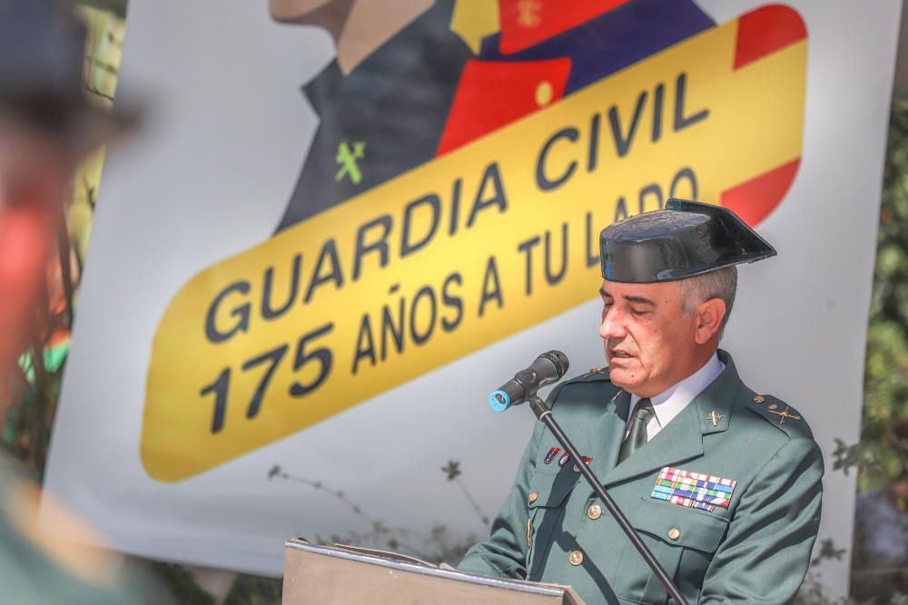 La Guardia Civil recibe un homenaje en Torrevieja