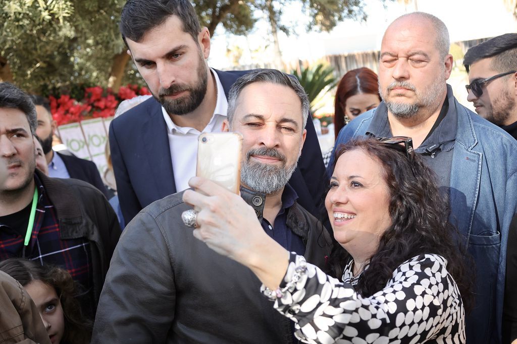 Todas las imágenes de la visita de Santiago Abascal en Murcia este domingo