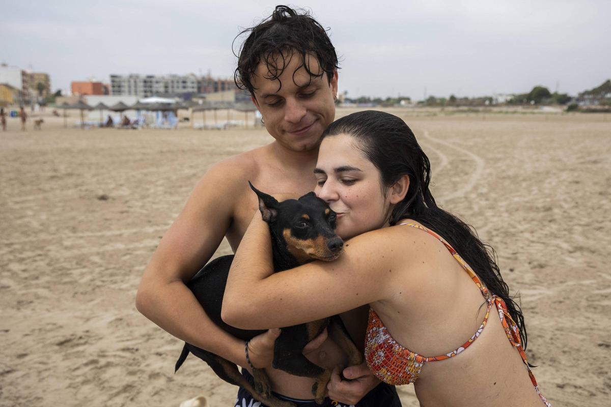 Luna y su familia disfrutan de un día de playa