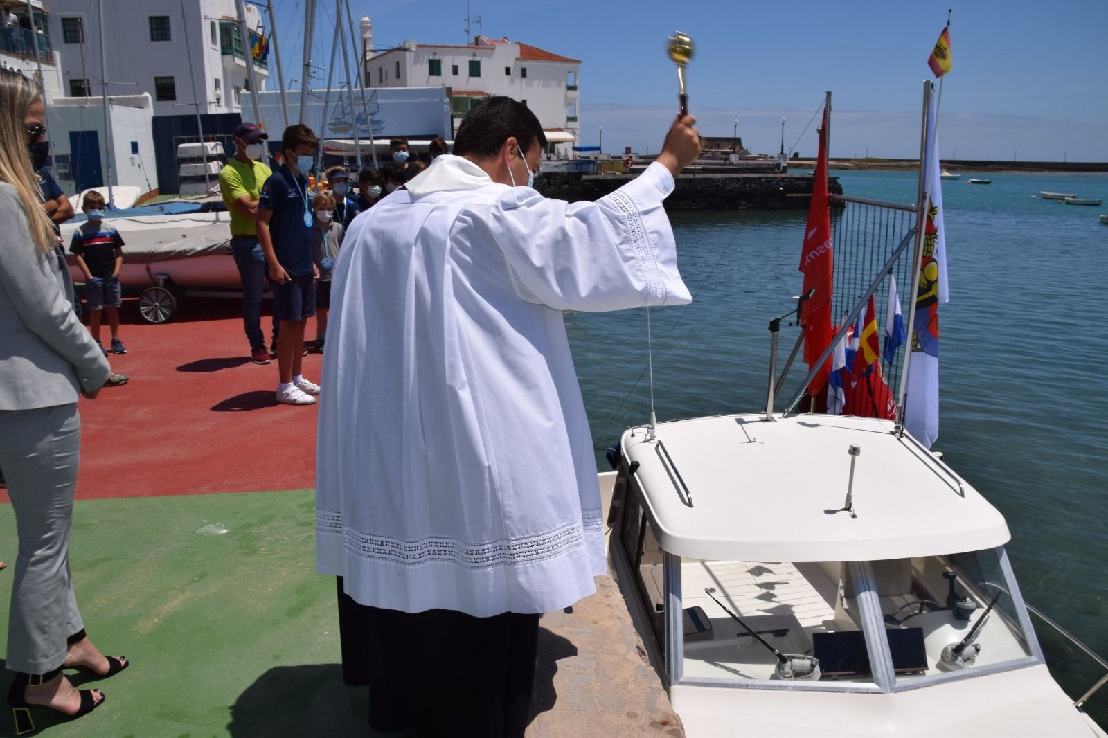 Naviera Armas amadrina el barco de escolta de regatas del RCN Arrecife Volcán Chinijo