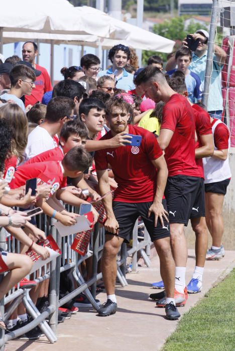 Entrenament de portes obertes del Girona FC a l'Escala