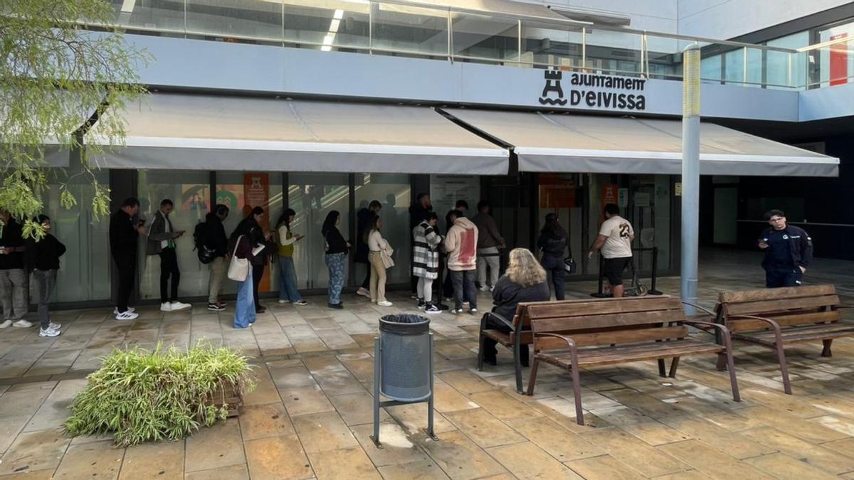 Cola para conseguir el padrón