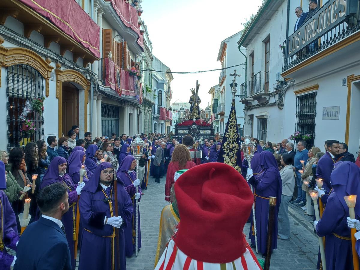 Nazareno y cofradías de figuras públicas en Puente Genil.