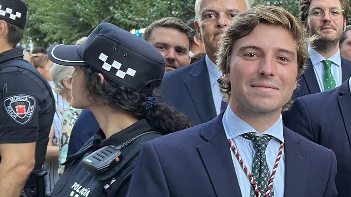 La Policía denuncia a un concejal en Murcia por llevar un espray de pimienta ilegal con el que presuntamente amenazó a un inmigrante