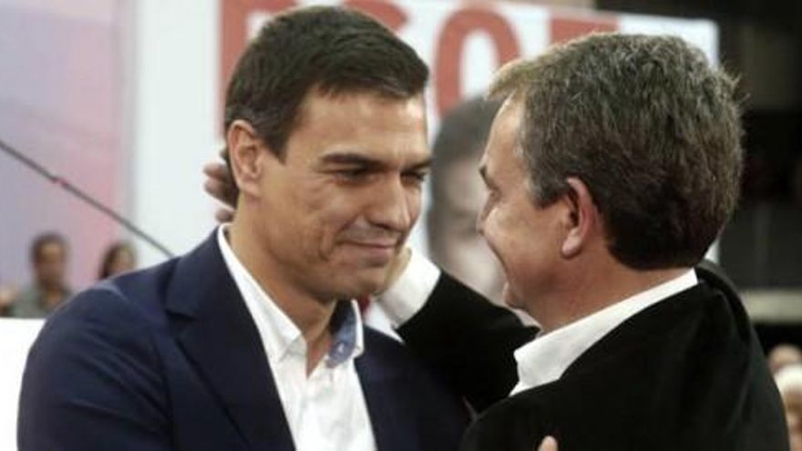 El abrazo entre Zapatero y Pedro Sánchez