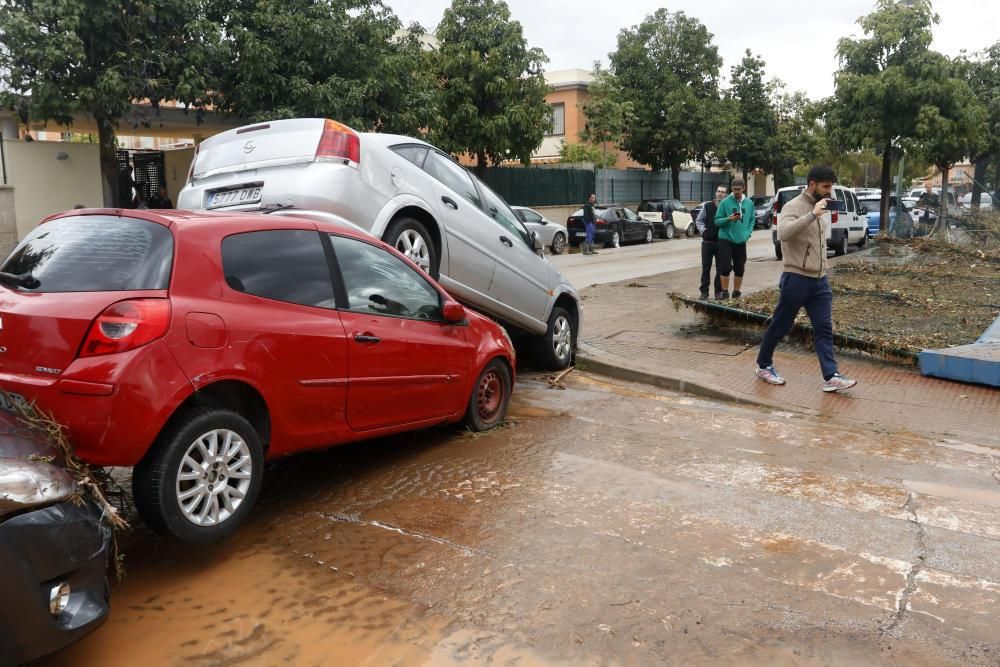 Nueva noche de tormenta y granizo en Málaga que desborda el río Campanillas