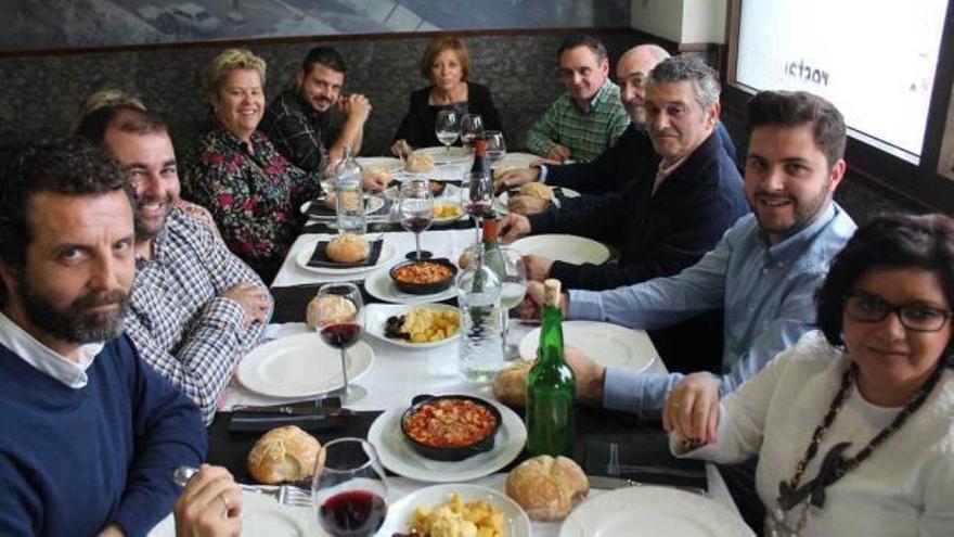 Noreña invita a los alcaldes de los municipios vecinos a comer callos