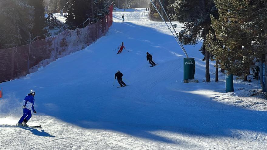 Pont de la Constitució al Pirineu gironí: les reserves d&#039;allotjament es troben entre el 75% i el 80%