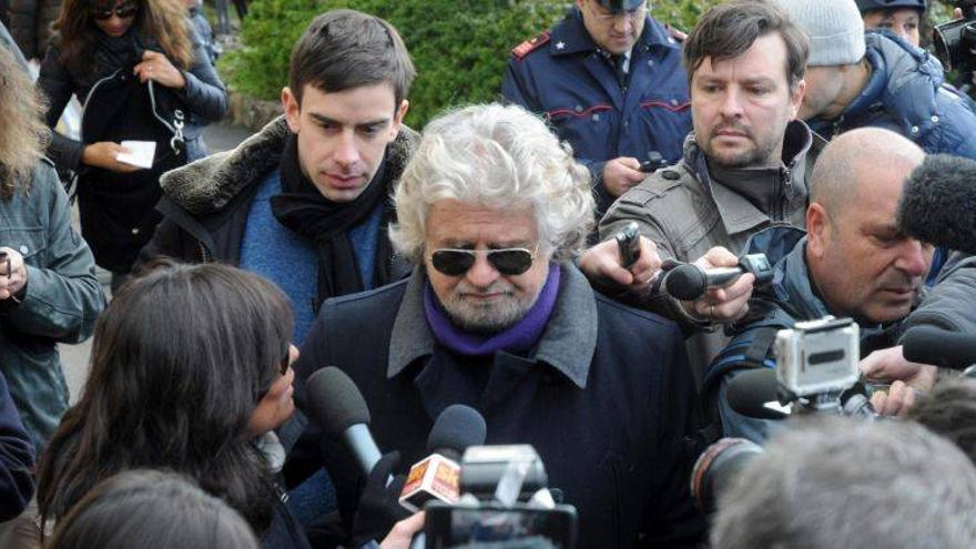 Grillo insiste en que no apoyará la investidura de ningún Gobierno de otros