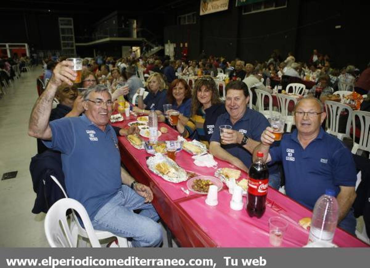 GALERÍA DE FOTOS - Cena de hermandad en las fiestas de Vila-real