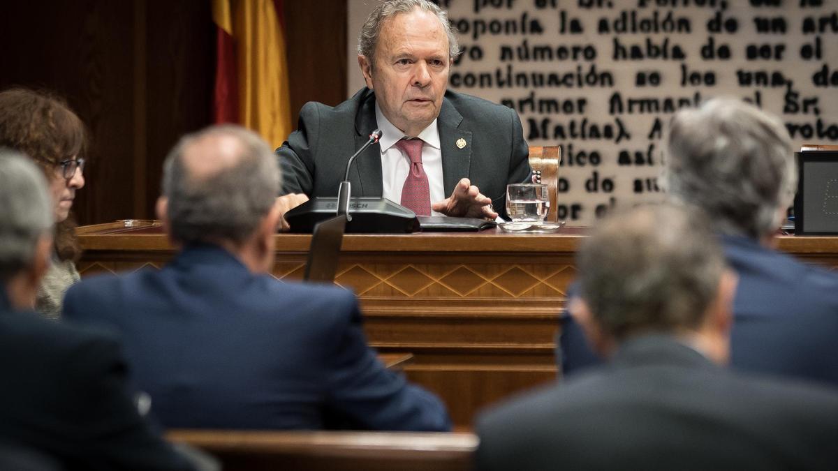 El exvicerrector de Relaciones Institucionales de la Universidad Complutense de Madrid (UCM), Juan Carlos Doadrio Villarejo, comparece ante la Comisión de Investigación del ‘caso Koldo’, en el Senado, a 10 de diciembre de 2025, en Madrid (España).