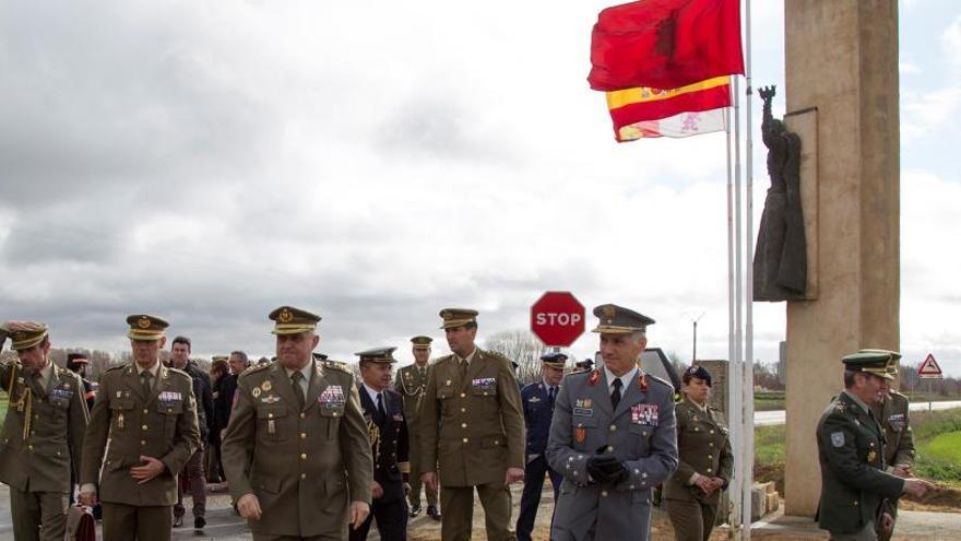 El Jefe del Estado Mayor del Ejército asiste a la ofrenda para conmemorar el aniversario de la batalla de Toro.