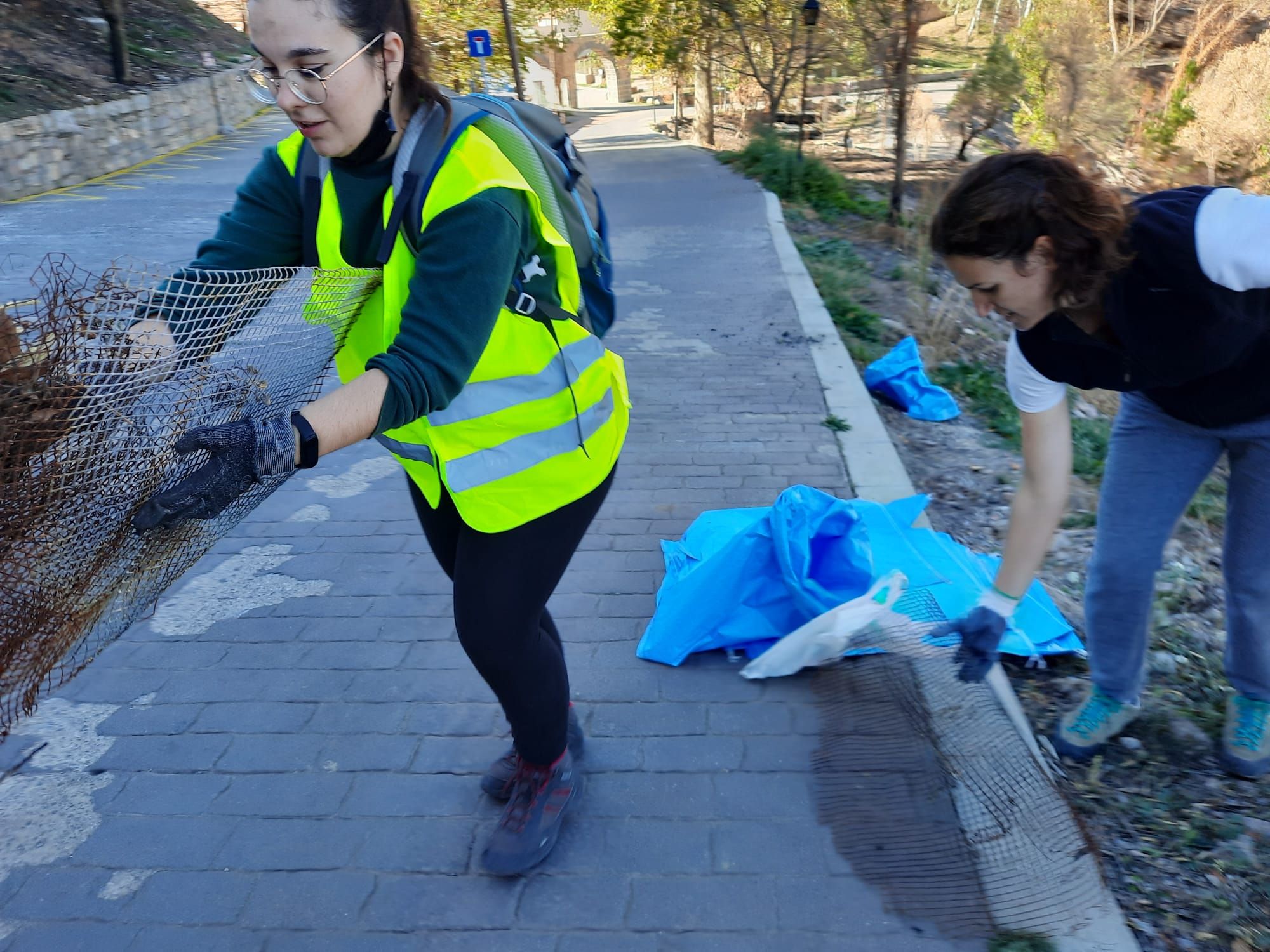 Descubre lo que han encontrado en una recogida de basura resurgida tras el gran incendio de Bejís