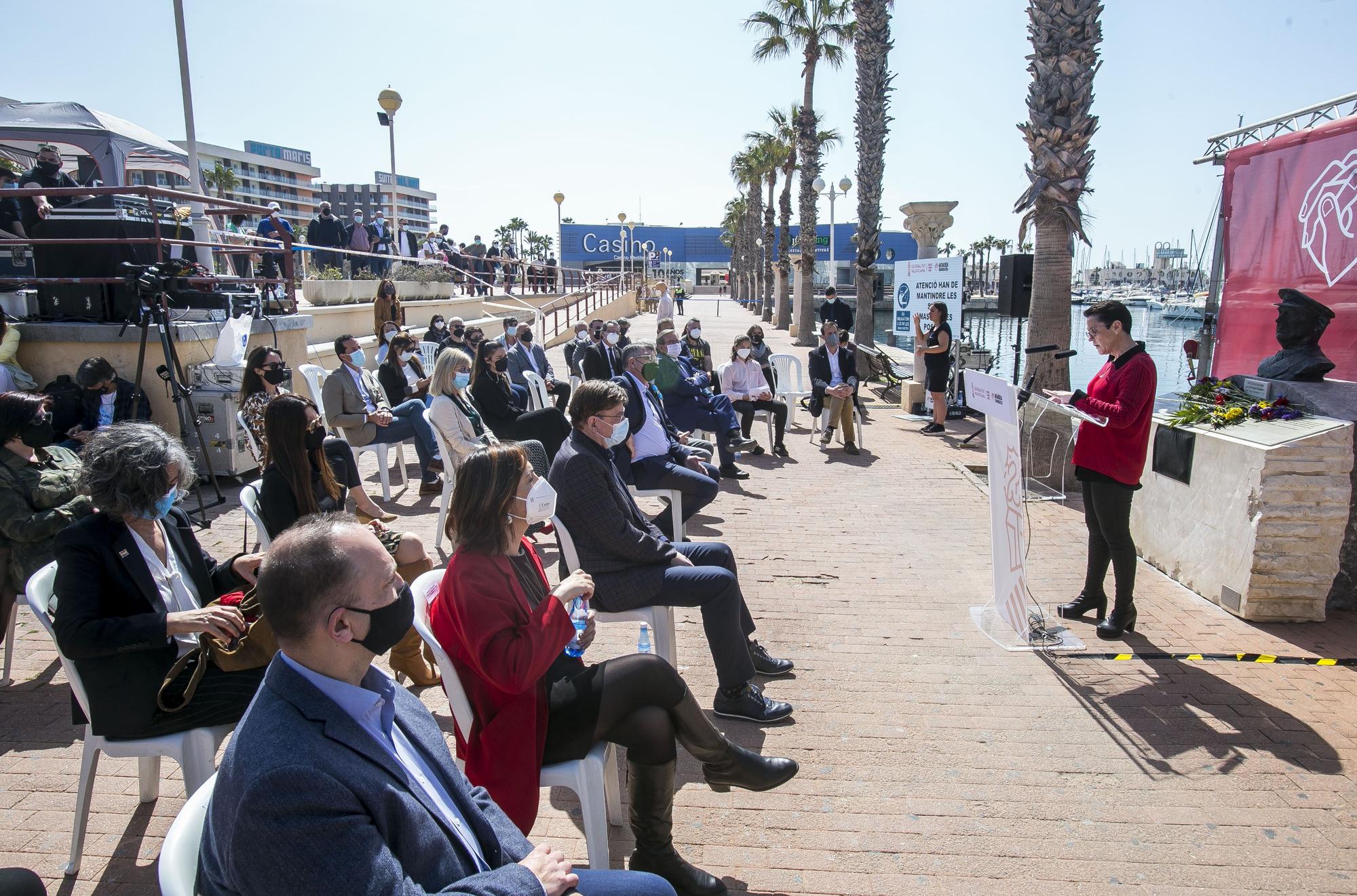 Homenaje a las víctimas de la Guerra Civil en el puerto de Alicante