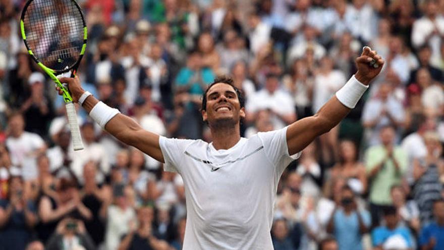 Nadal vuelve al número 1 mundial tras la baja de Federer