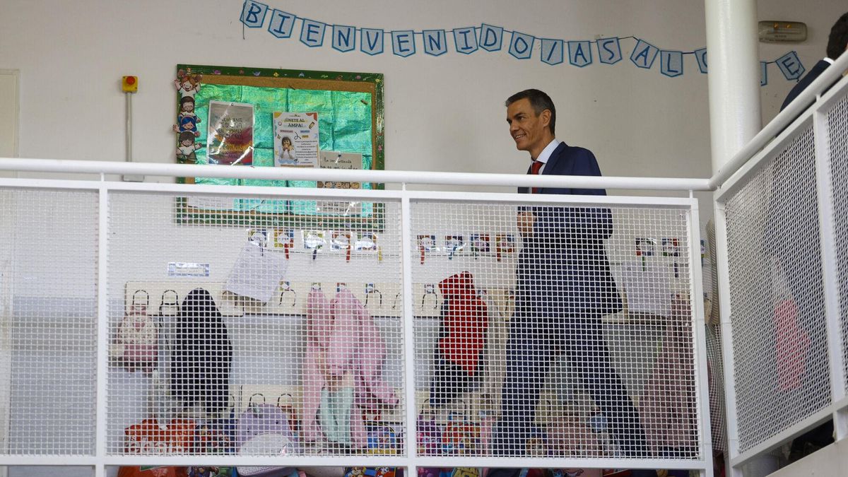 Sánchez reducirá por ley las horas lectivas del profesorado