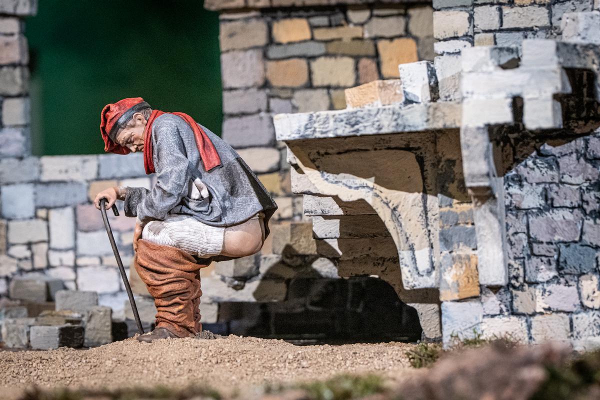 Barcelona estrena un belén tradicional más grande que nunca en la plaza Sant Jaume