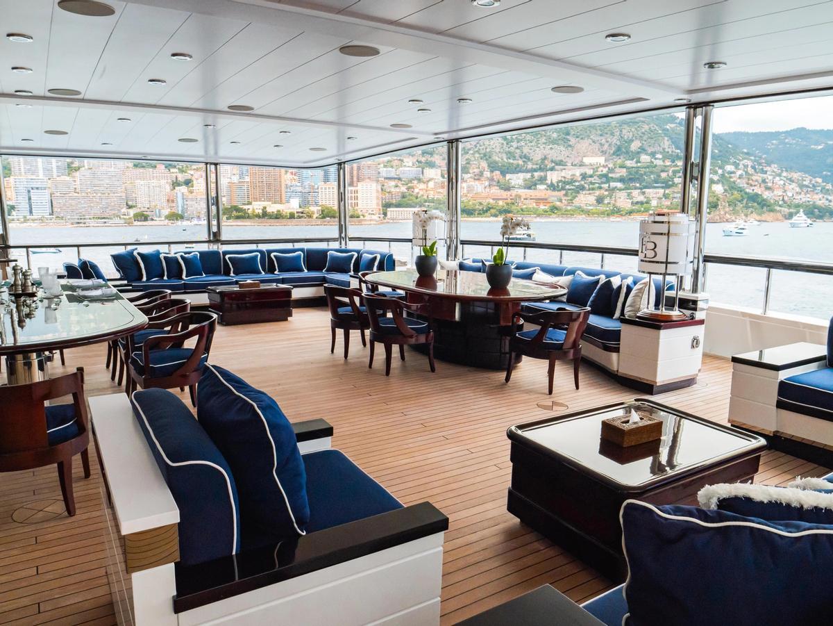 Así es el 'Force Blue', el superyate que fondea en Ibiza