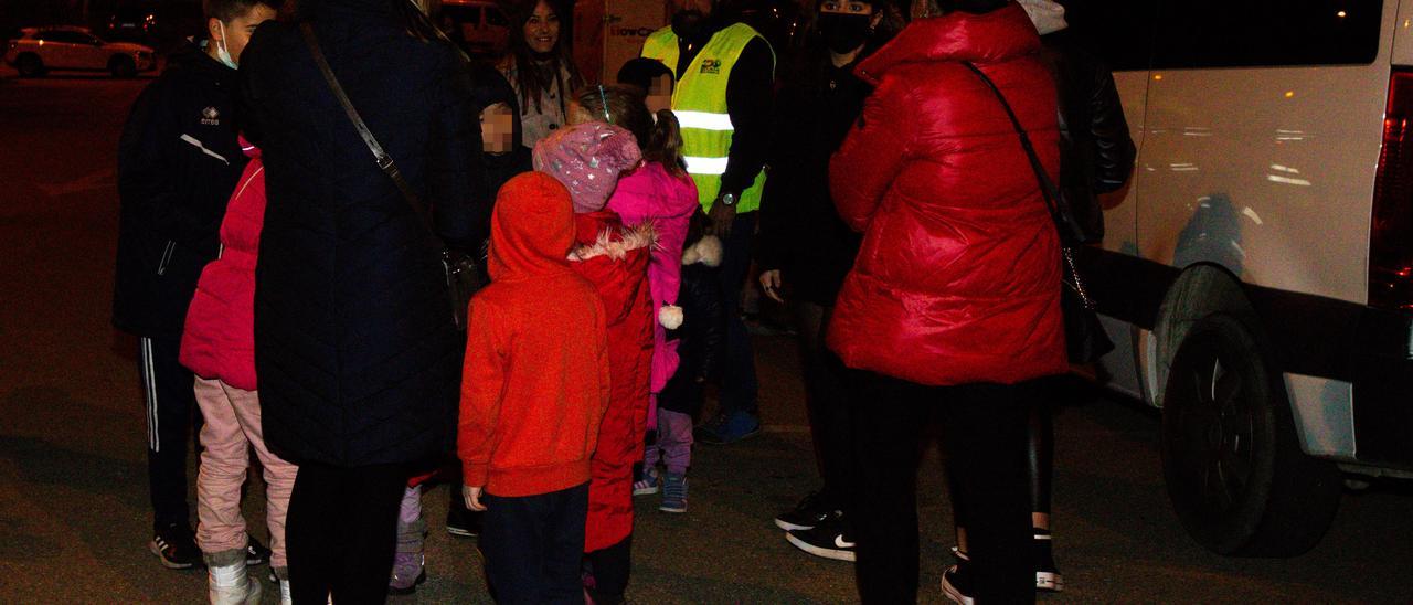 Autobuses y caravanas han llegado cargados de niños.