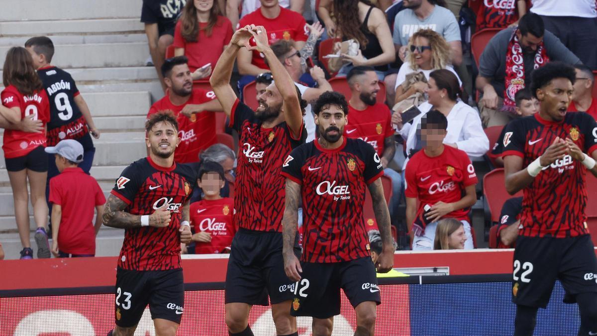 Vedat Muriqi celebrando el gol de la última victoria del Mallorca.