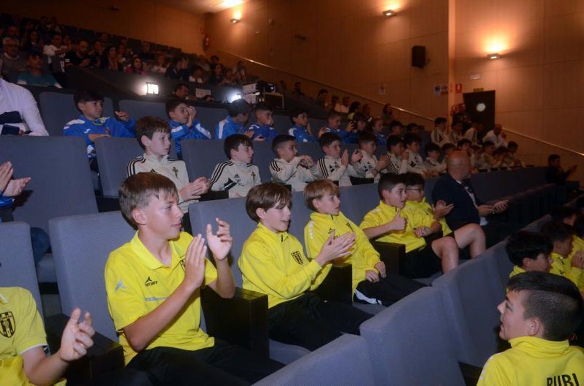 El Arousa Fútbol 7 descubre un elenco de participantes con clubes de solera mundial