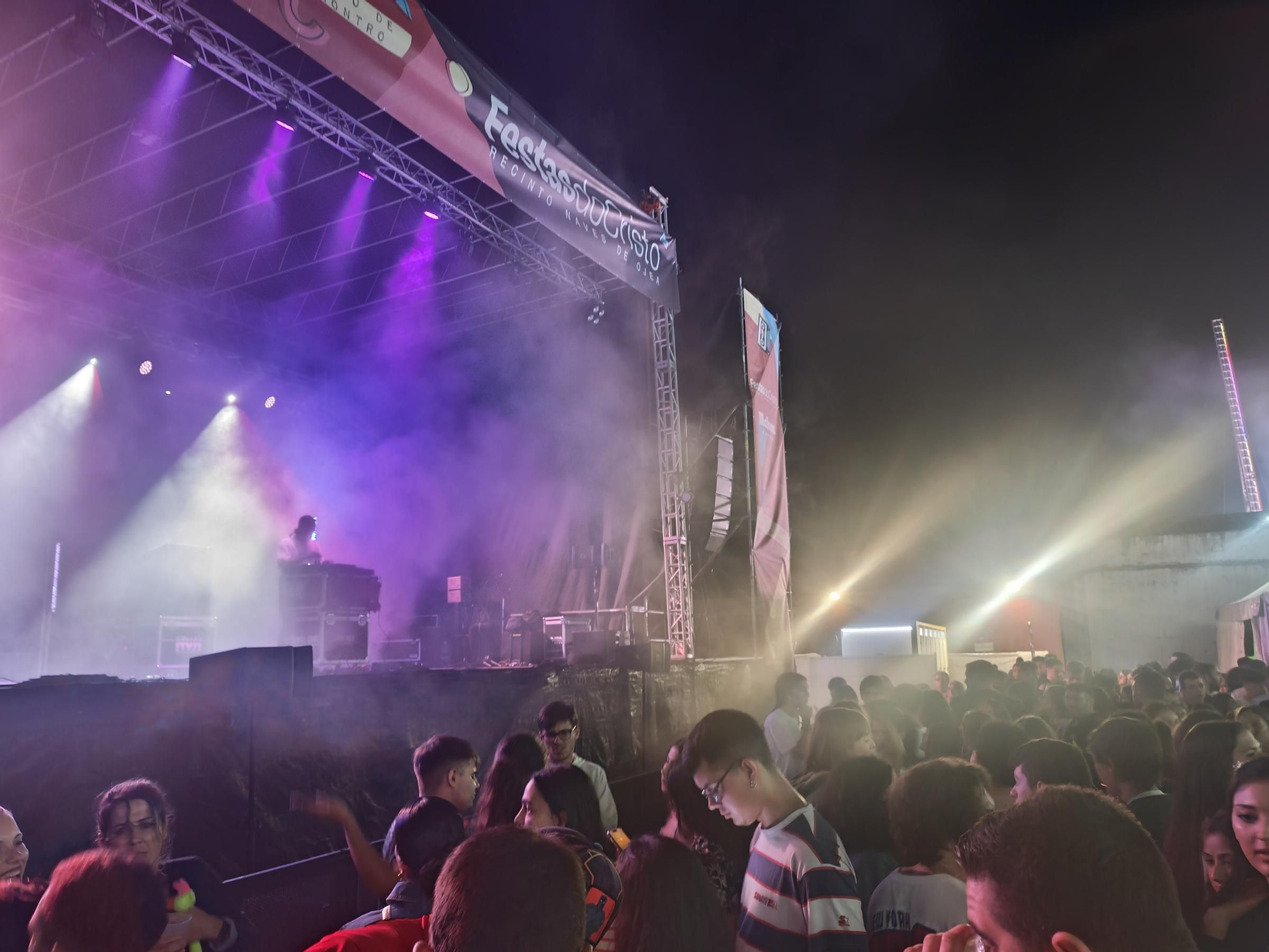 Dj Michi triunfa en el inicio de las Festas do Cristo de Cangas