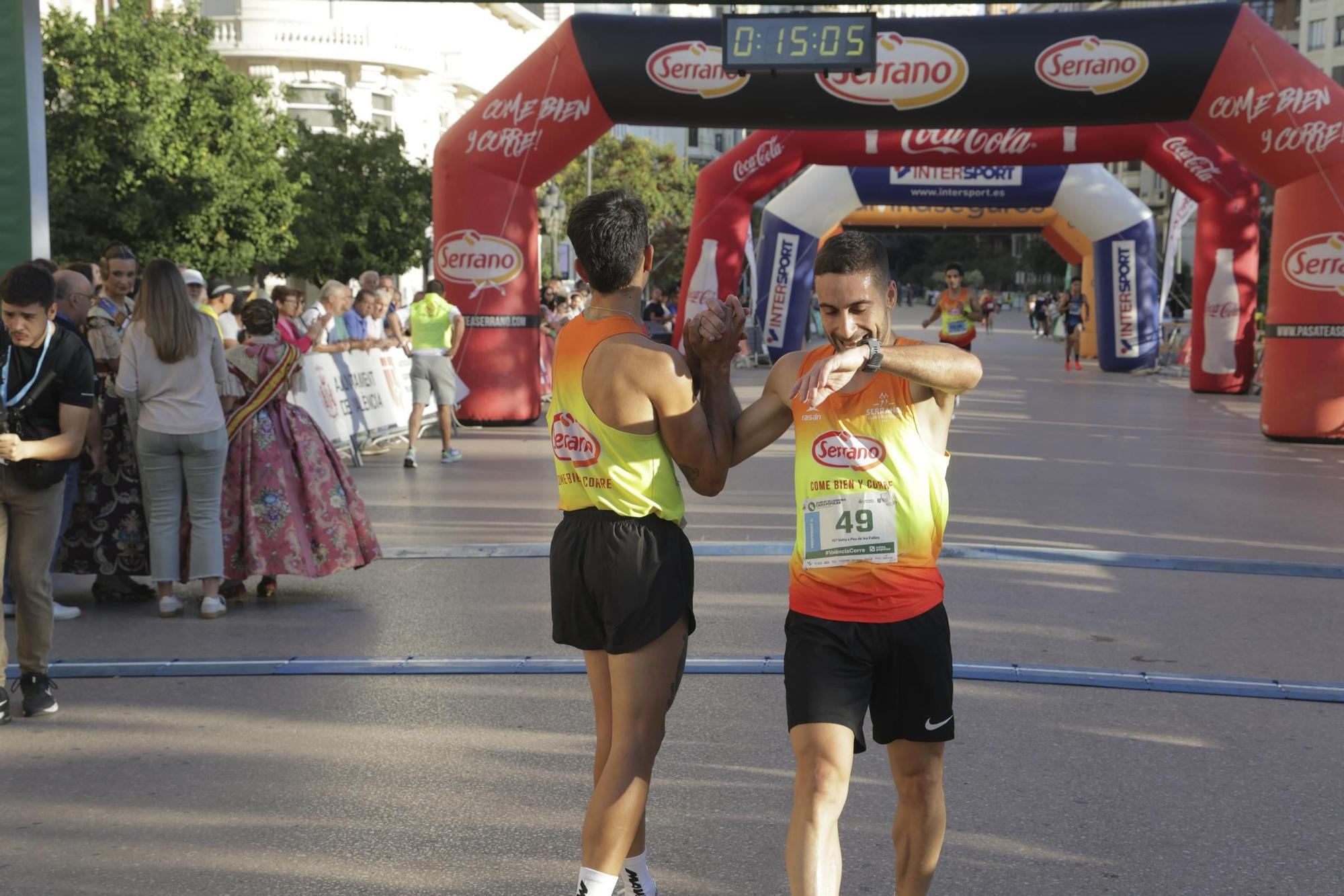 Asi ha sido la Volta a Peu de les Falles en València