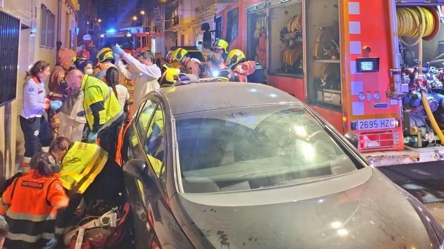 &#039;Resucitan&#039; a una madre y a su hijo en parada respiratoria en un incendio en Valencia