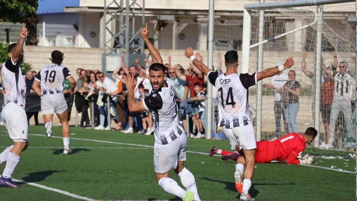 El Castellonense reclamó en gol en el partido contra el Atzeneta (0-1)