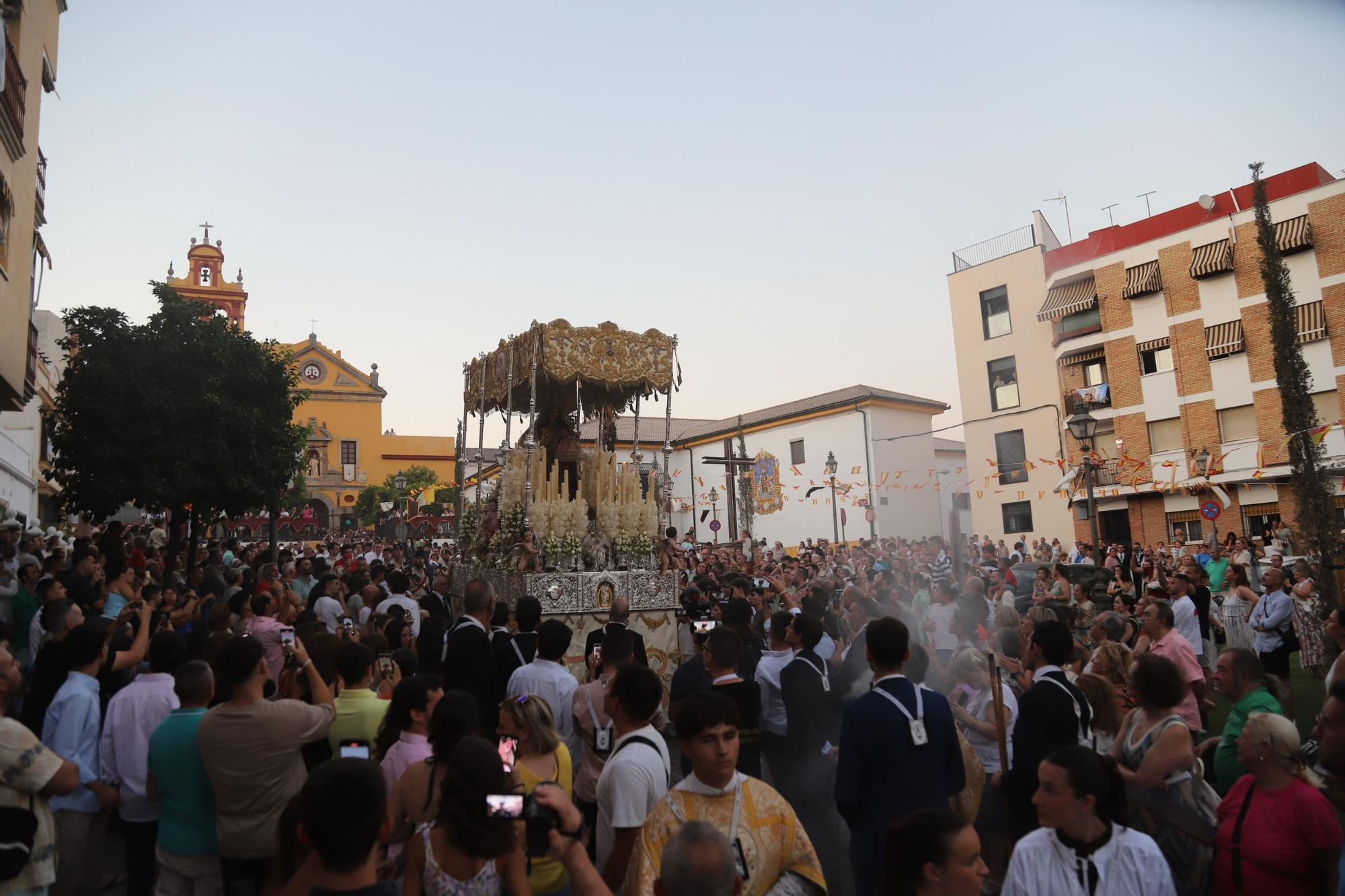 Las procesiones de la Virgen del Carmen por las calles de Córdoba, en imágenes