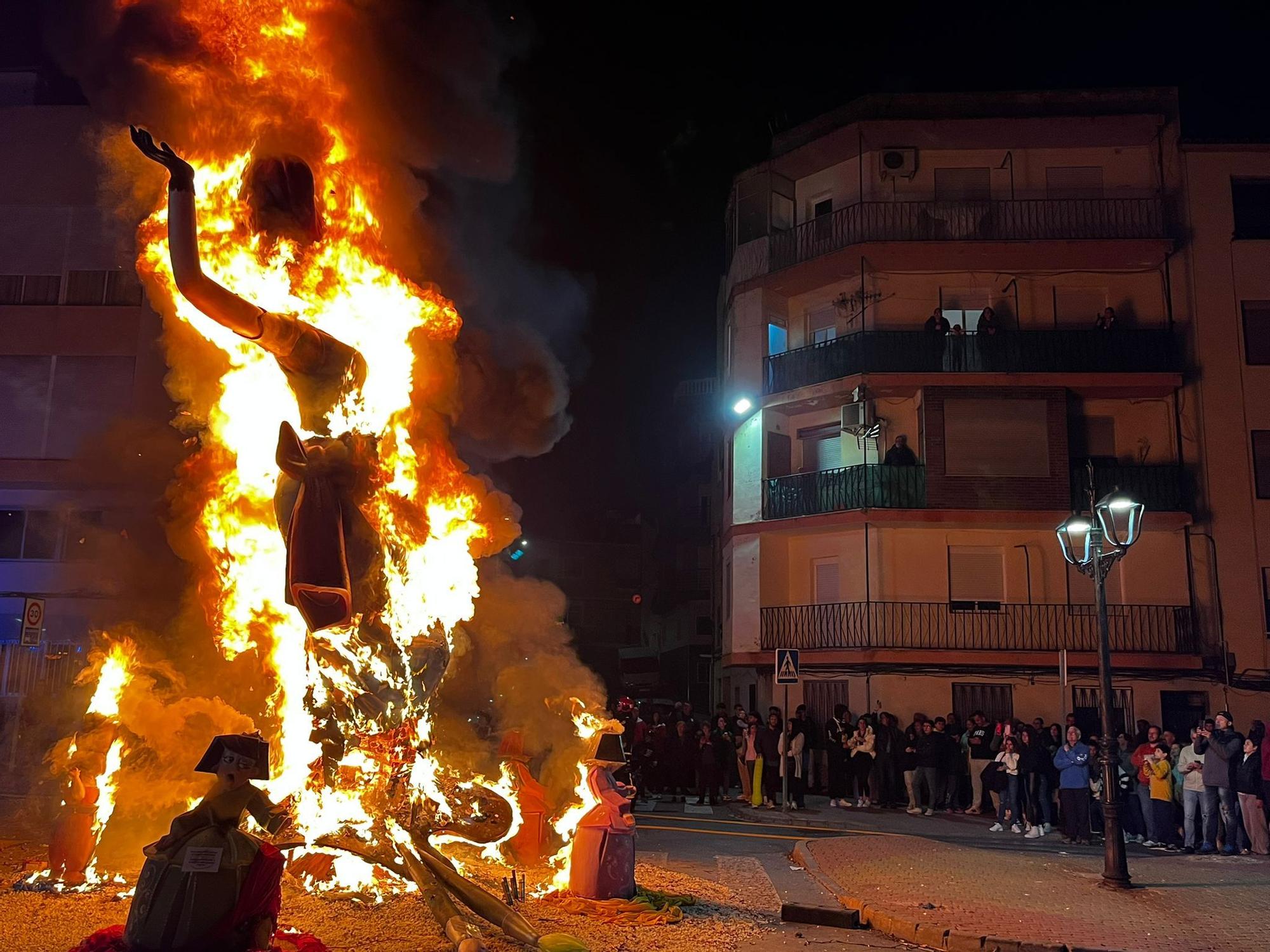 Galería I Fallas en la Vall d&#039;Uixó: Arden los mounumentos para cerrar un intenso ciclo josefino