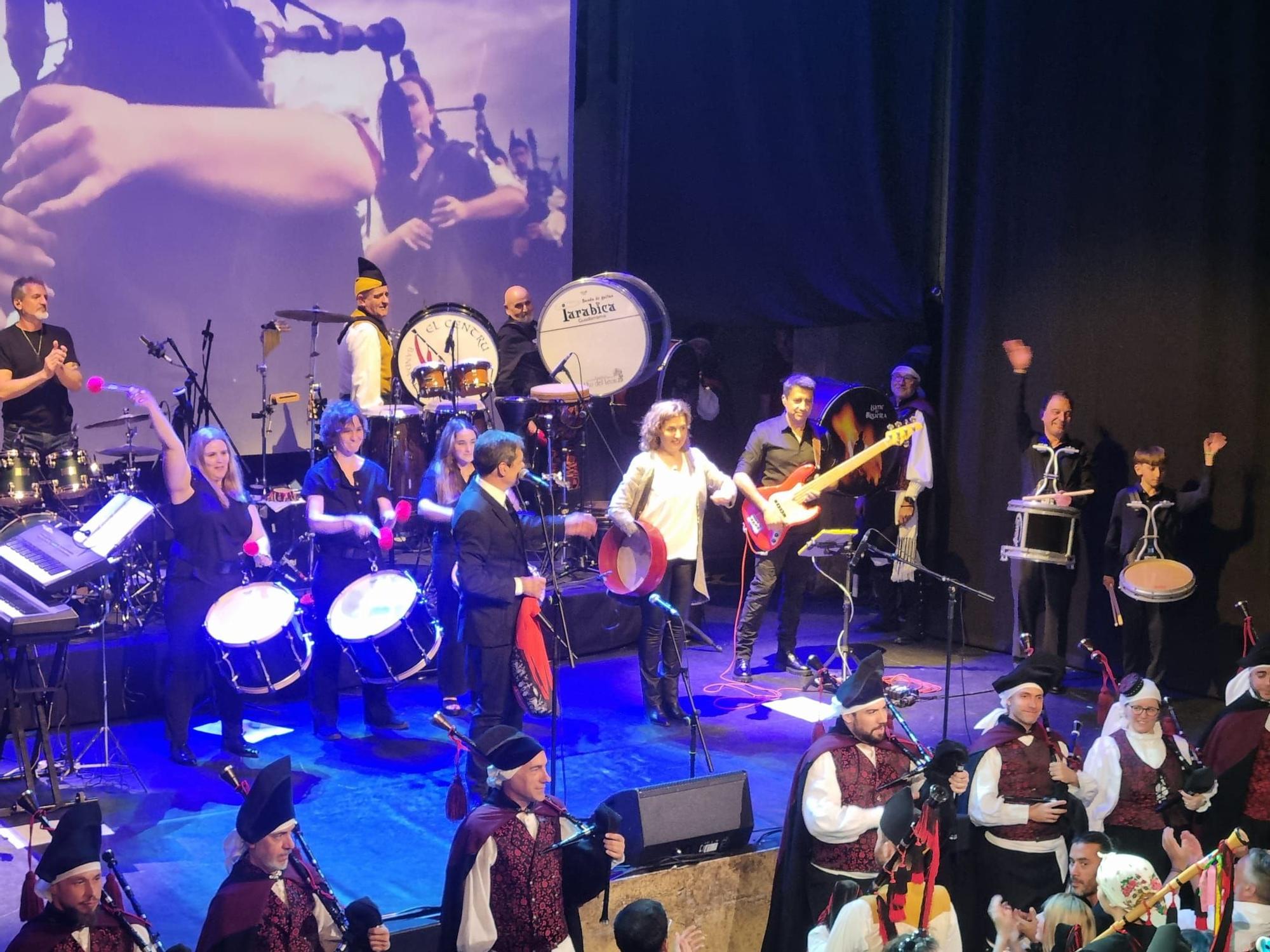 EN IMÁGENES | Hevia celebra los 25 años de "Tierra de nadie" con lleno en el teatro La Latina de Madrid