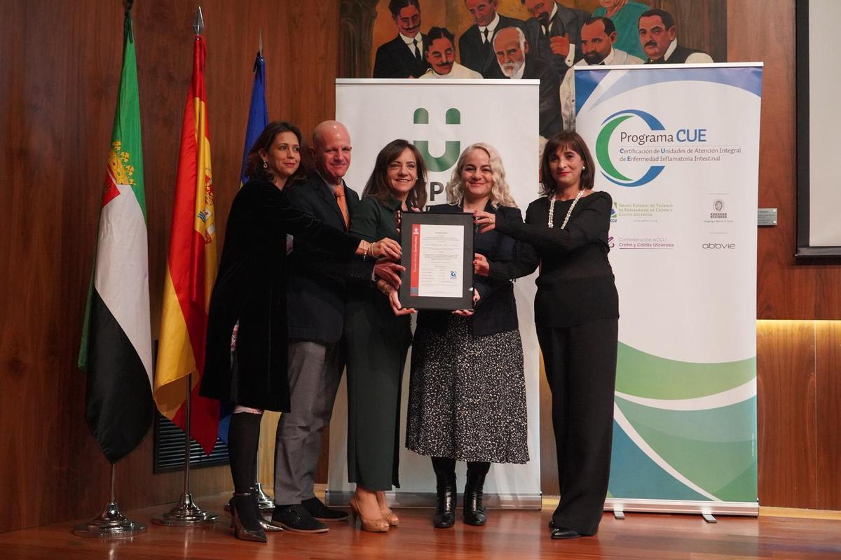 Recogiendo el premio.