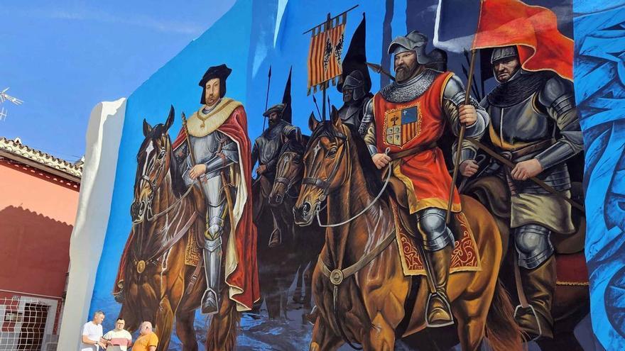 Caravaca incorpora una nueva obra de arte urbano inspirada en la visita del Rey Fernando ‘El Católico’ a la Vera Cruz
