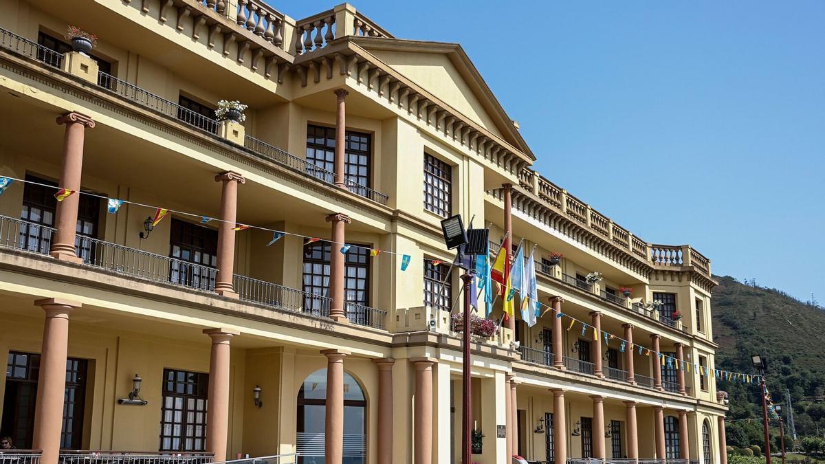 El Centro Asturiano.