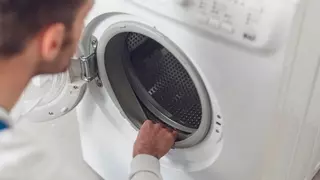 Colocar la lavadora en la cocina o en el baño: esta es la elección más popular