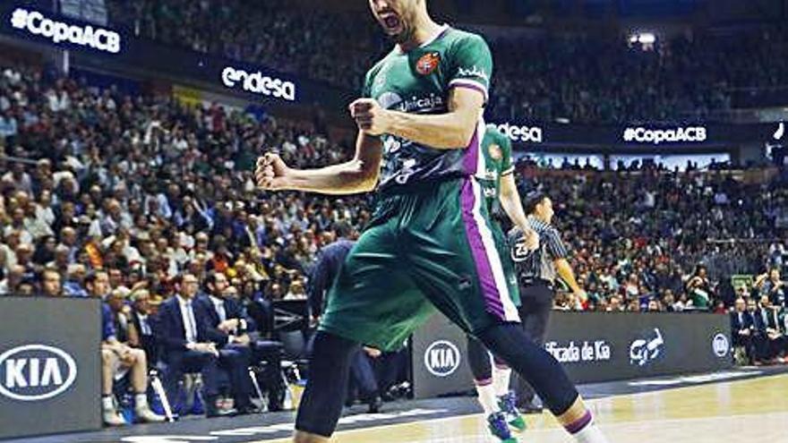 Jaime Fernández, tras una canasta de su equipo, Unicaja.