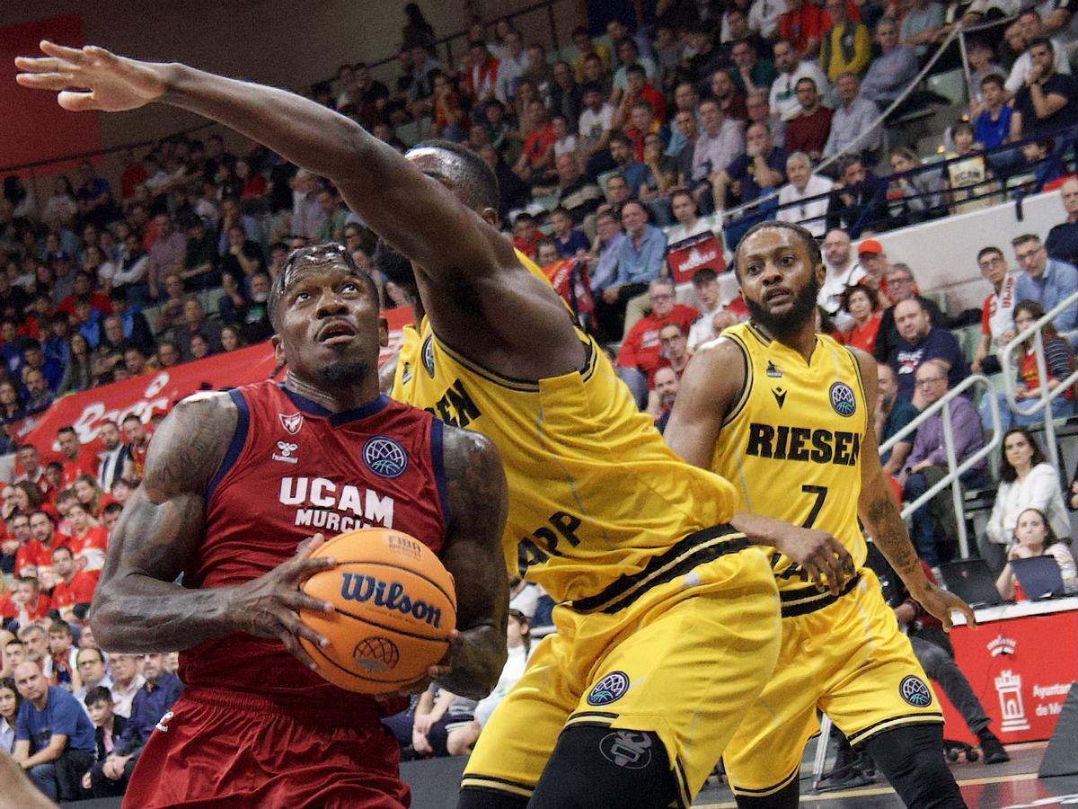 El UCAM Murcia CB - MHP Riesen, en imágenes