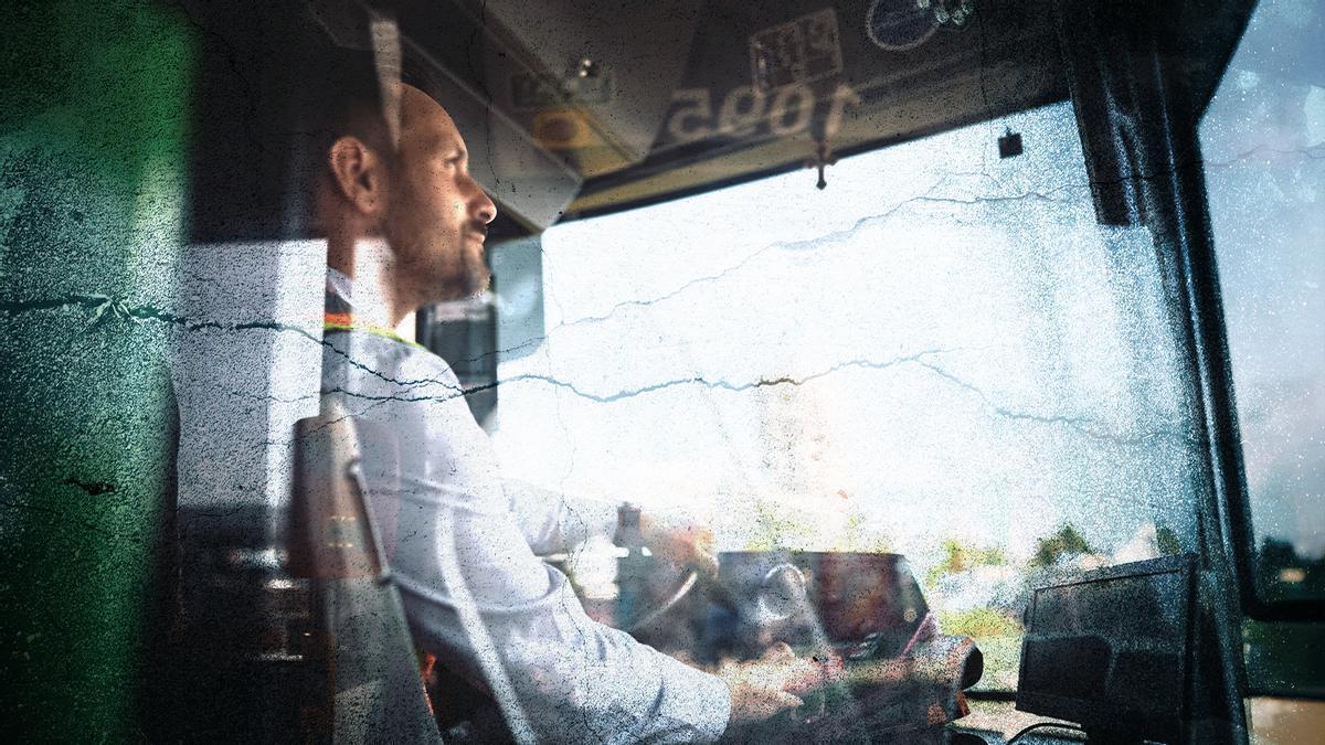 Los conductores de autobús piden más medidas de seguridad tras el apuñalamiento de su compañero en Langreo: "Esto no se puede repetir"