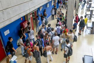 La violencia machista y Bernarda Alba abren los exámenes de la EBAU en Canarias