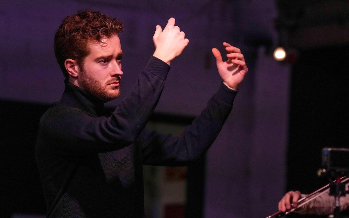 Jacobo Christensen dirigeix l’orquestra valenciana Nostrum Mare Camerata en aquest concert a l'Auditori de Castelló.