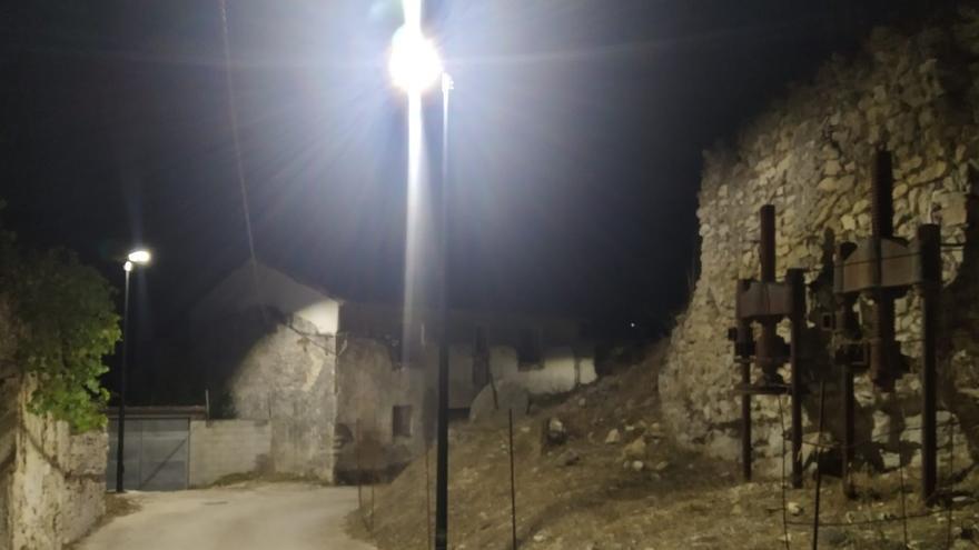 Luz en Llombai, el pueblo de la Vall de Gallinera que vuelve a estar habitado