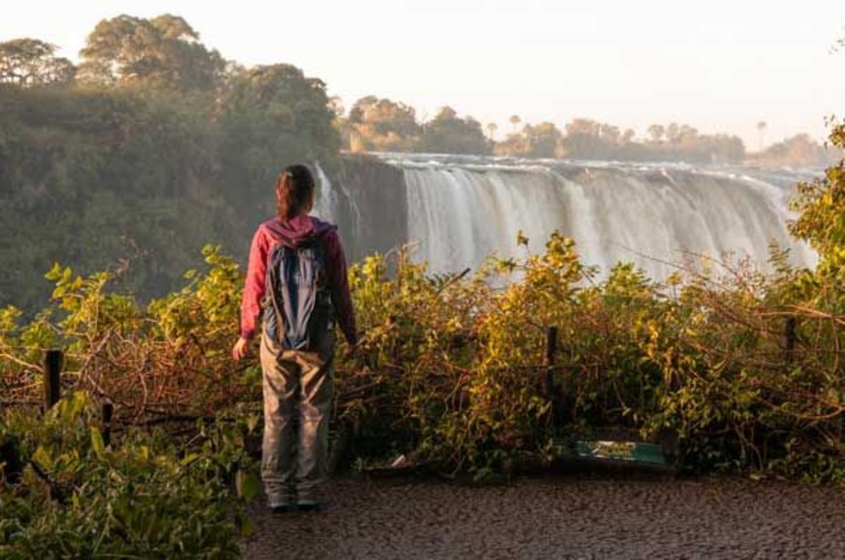 Cataratas Victoria vistas desde Zimbabwe.