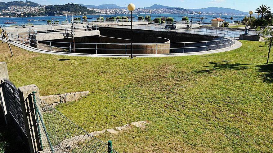 La piscina de la depuradora de O Latón que está vacía se empezará a usar con estas mejoras.