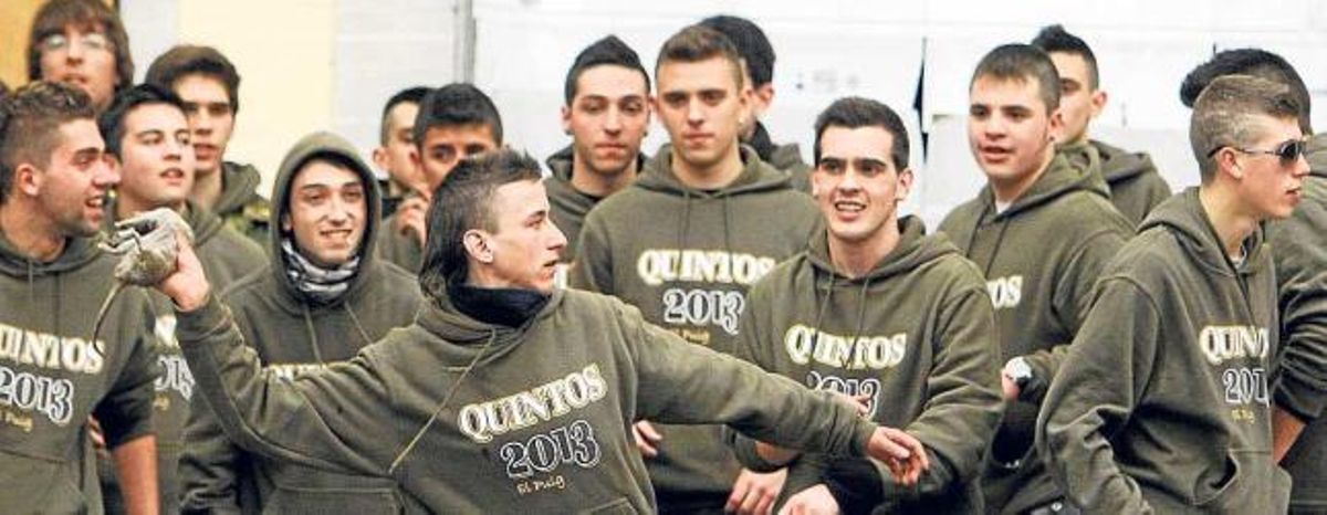 Un pueblo de Valencia ignora la prohibición y vuelve a lanzar ratas muertas en una fiesta