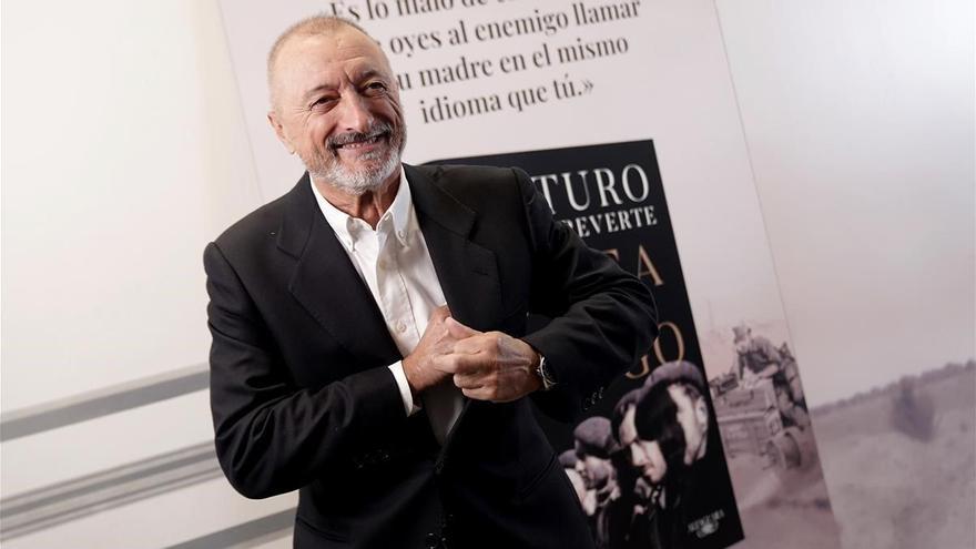 Arturo Pérez-Reverte: &quot;La herida de la guerra civil la han reabierto los politicos&quot;