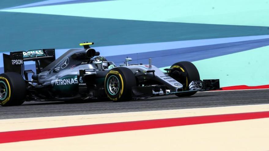 Rosberg lidera en los primeros entrenamientos libres.